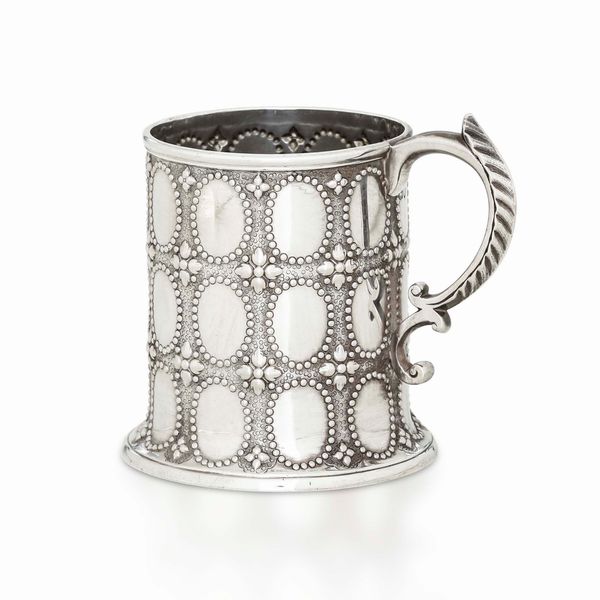 Mug. Argento fuso, sbalzato e cesellato. Londra 1875. Argentiere Joseph & Co.  - Asta Argenti da Collezione | Antichi - Associazione Nazionale - Case d'Asta italiane