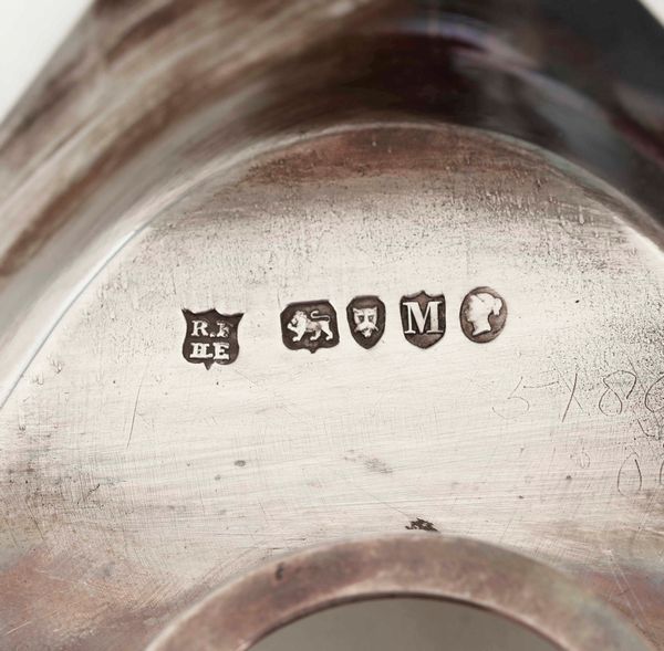 Calamaio. Argento e vetro molato. Londra 1887. Argentiere R.F.&H. entro scudo (non identificato)  - Asta Argenti da Collezione | Antichi - Associazione Nazionale - Case d'Asta italiane