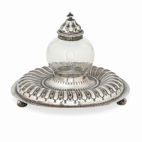 Calamaio. Argento sagomato, cesellato e vetro. Londra 1887. Argentiere JSB (non identificato)  - Asta Argenti da Collezione | Antichi - Associazione Nazionale - Case d'Asta italiane