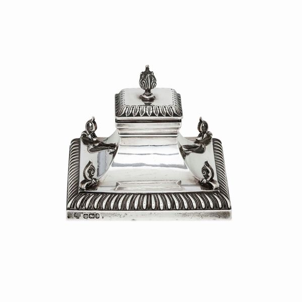 Calamaio. Argento fuso e sagomato. Marchi della citt� di Sheffield per l'anno 1899, argentiere Hawksworth, Eyre & Co. Ltd.  - Asta Argenti da Collezione | Antichi - Associazione Nazionale - Case d'Asta italiane