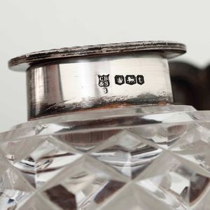 Calamaio. Argento fuso, sagomato, traforato e vetro molato. Marchi della citt� di Sheffield per l�anno 1936 e dell�argentiere Cooper brothers & sons  - Asta Argenti da Collezione | Antichi - Associazione Nazionale - Case d'Asta italiane