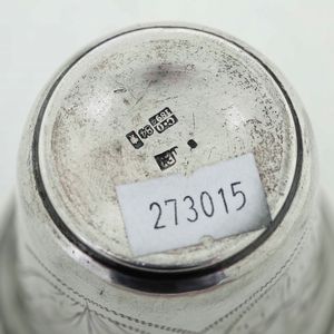 Tre bicchieri, Argento fuso, sbalzato e cesellato. Russia fine XIX secolo, differenti manifatture  - Asta Argenti da Collezione | Antichi - Associazione Nazionale - Case d'Asta italiane