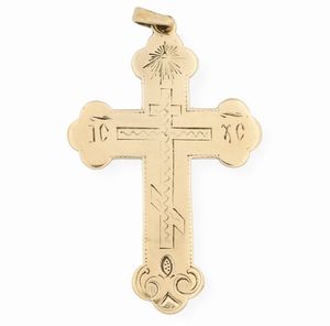 Crocefisso a pendente. Oro fuso e cesellato. San Pietroburgo 1867, orafo PB (non identificato)  - Asta Argenti da Collezione | Antichi - Associazione Nazionale - Case d'Asta italiane