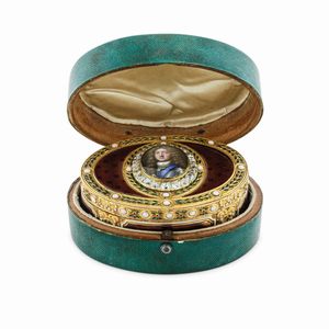 Tabacchiera. Oro 18kt e smalti, coperchio centrato da miniatura di Filippo II, Duca d'Orleans, incorniciata da diamanti taglio vecchio. Francia, XVIII secolo  - Asta Argenti da Collezione | Antichi - Associazione Nazionale - Case d'Asta italiane