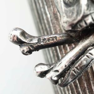 Crocifisso. Argento fuso, sbalzato e cesellato. Napoli XIX secolo. Argentiere GI (documentato ma non identificato)  - Asta Argenti da Collezione | Antichi - Associazione Nazionale - Case d'Asta italiane