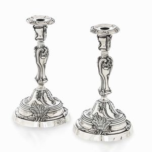 Coppia di candelieri. Argento fuso, sbalzato e cesellato. Genova XVIII secolo. Marchio della �Torretta� con datario 75  - Asta Argenti da Collezione | Antichi - Associazione Nazionale - Case d'Asta italiane