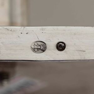 Acetoliera. Argento fuso e sagomato. Genova prima met� XIX secolo. Marchi con delfino e croce mauriziana in uso dal 1825 al 1872 e dell�argentiere AS entro losanga (non identificato)  - Asta Argenti da Collezione | Antichi - Associazione Nazionale - Case d'Asta italiane