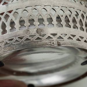 Coppia di saliere. Argento fuso, traforato e cesellato. Genova 1818. Marchio della �Torretta� con datario, croce mauriziana e delfino  - Asta Argenti da Collezione | Antichi - Associazione Nazionale - Case d'Asta italiane