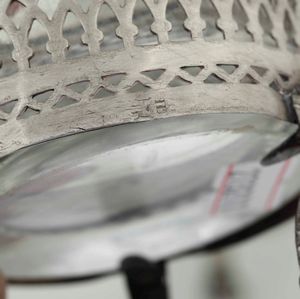 Coppia di saliere. Argento fuso, traforato e cesellato. Genova 1818. Marchio della �Torretta� con datario, croce mauriziana e delfino  - Asta Argenti da Collezione | Antichi - Associazione Nazionale - Case d'Asta italiane