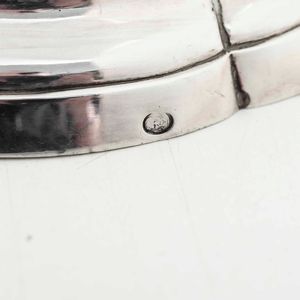 Coppia di candelieri. Argento fuso e sbalzato. Torino seconda met� del XVIII secolo, saggiatore Carlo Micha (1759-1787), argentiere Gabriel MArcello Giuliano (1760-1786)  - Asta Argenti da Collezione | Antichi - Associazione Nazionale - Case d'Asta italiane