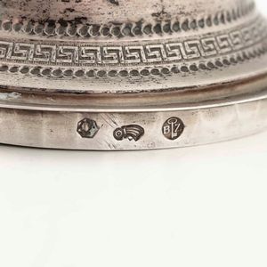 Zuccheriera in argento fuso, sagomato e cesellato. Venezia XIX secolo. Marchio dell�argentiere BZ inframezzato da chiave (non identificato)  - Asta Argenti da Collezione | Antichi - Associazione Nazionale - Case d'Asta italiane