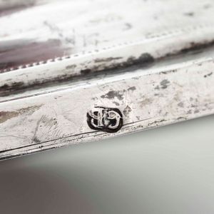 Coppia di candelieri. Argento fuso, sbalzato e cesellato. Siena XIX secolo. Marchio dell�argentiere GB in campo ovale della bottega Bonechi  - Asta Argenti da Collezione | Antichi - Associazione Nazionale - Case d'Asta italiane