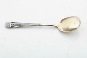 Servizio di cucchiaini. Argento fuso, cesellato e dorato. Parigi inizio XX secolo. Maison Cardeilhac, Rue de Rivoli  - Asta Argenti da Collezione | Antichi - Associazione Nazionale - Case d'Asta italiane