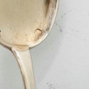 Servizio di cucchiaini. Argento fuso, cesellato e dorato. Parigi inizio XX secolo. Maison Cardeilhac, Rue de Rivoli  - Asta Argenti da Collezione | Antichi - Associazione Nazionale - Case d'Asta italiane