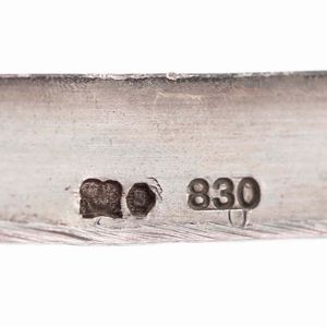 Centrotavola. Argento fuso, sbalzato, traforato e cesellato. Svezia inizio XX secolo  - Asta Argenti da Collezione | Antichi - Associazione Nazionale - Case d'Asta italiane