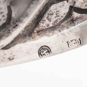 Navicella. Argento fuso, sbalzato e cesellato. Argenteria artistica italiana o tedesca del XX secolo  - Asta Argenti da Collezione | Antichi - Associazione Nazionale - Case d'Asta italiane