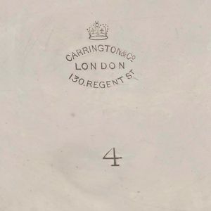 Teiera. Argento fuso, sbalzato e cesellato. Marchio della citt� di Londra per l'anno 1900, argentiere John Bodman Carrington  - Asta Argenti da Collezione | Antichi - Associazione Nazionale - Case d'Asta italiane