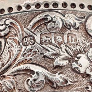 Mug in argento fuso, sbalzato e cesellato, marchio della citt� di Londra per l'anno 1903, argentiere Robert Stewart  - Asta Argenti da Collezione | Antichi - Associazione Nazionale - Case d'Asta italiane