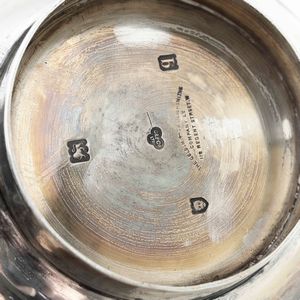 Cattle. Argento fuso, sbalzato e cesellato. Londra 1911. Argentiere Goldsmiths & silversmiths company  - Asta Argenti da Collezione | Antichi - Associazione Nazionale - Case d'Asta italiane