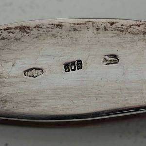 Grande lucerna in argento. Argenteria artistica milanese del XX secolo, bollo con fascio littorio in uso dal 1935 al 1945, argentiere F.lli di Leone  - Asta Argenti da Collezione | Antichi - Associazione Nazionale - Case d'Asta italiane