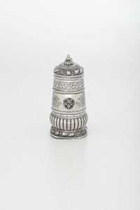 Boccale. Argento fuso, sagomato e cesellato. Argenteria artistica italiana, prima met� del XX secolo. Argentiere Cesa Alessandria  - Asta Argenti da Collezione | Antichi - Associazione Nazionale - Case d'Asta italiane