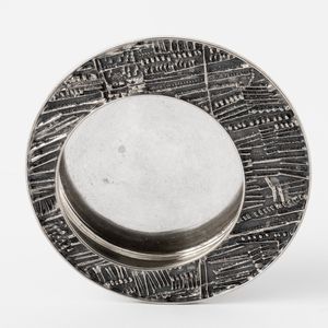 Ciotola- Argento fuso e sbalzato. Arnaldo Pomodoro per Cusi  - Asta Argenti da Collezione | Antichi - Associazione Nazionale - Case d'Asta italiane