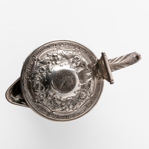 Mug. Argento fuso, sbalzato e cesellato. Londra 1784. Argentiere TL (non identificato)  - Asta Argenti da Collezione | Antichi - Associazione Nazionale - Case d'Asta italiane