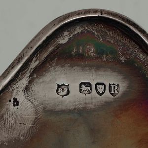 Calamaio. Argento fuso, traforato e vetro molato. Londra 1892. Argentiere Rupert Favell (non identificato)  - Asta Argenti da Collezione | Antichi - Associazione Nazionale - Case d'Asta italiane