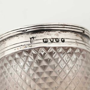 Calamaio. Argento e vetro molato. Londra 1887. Argentiere R.F.&H. entro scudo (non identificato)  - Asta Argenti da Collezione | Antichi - Associazione Nazionale - Case d'Asta italiane