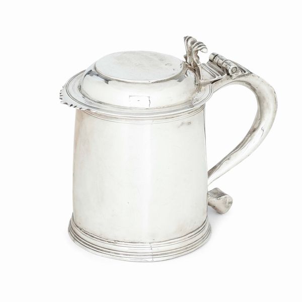 Tankard. Argento fuso, sbalzato e cesellato. Londra possibile 1577, marchio dellargentiere con lettera K entro scudo parzialmente consunto  - Asta Argenti da collezione | XX secolo - Associazione Nazionale - Case d'Asta italiane
