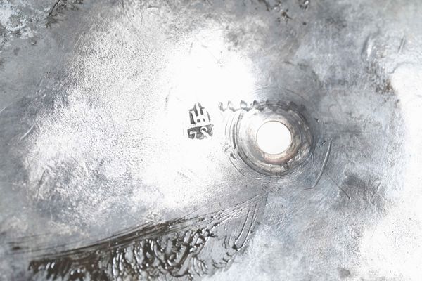 Calamaio. Argento fuso, sbalzato e cesellato. Genova ultimo ventennio del XVIII secolo. Marchio della �Torretta� con datario .78.  - Asta Argenti da collezione | XX secolo - Associazione Nazionale - Case d'Asta italiane