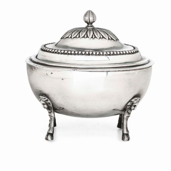 Zuccheriera. Argento fuso, sbalzato e cesellato. Genova 1791, marchio della �Torretta� con datario  - Asta Argenti da collezione | XX secolo - Associazione Nazionale - Case d'Asta italiane