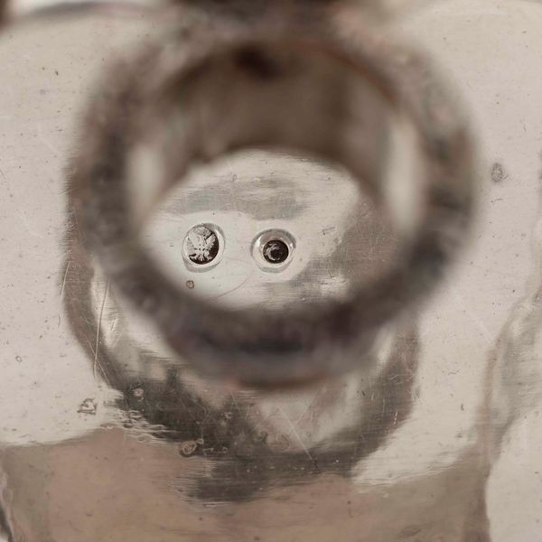 Due acetoliere. Argento primo titolo fuso, sbalzato e traforato. Genova XIX secolo, marchi con aquila e delfino in uso dal 1825 al 1872 e dell�argentiere (non identificato)  - Asta Argenti da collezione | XX secolo - Associazione Nazionale - Case d'Asta italiane