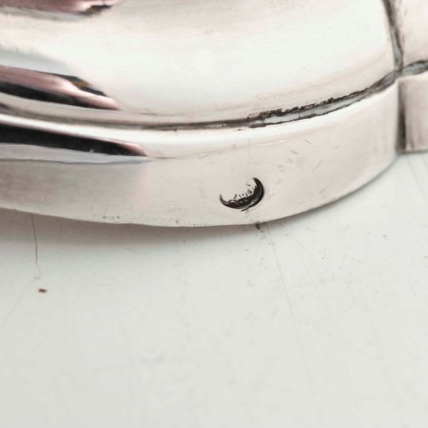 Coppia di candelieri. Argento fuso e sbalzato. Torino seconda met� del XVIII secolo, saggiatore Carlo Micha (1759-1787), argentiere Gabriel MArcello Giuliano (1760-1786)  - Asta Argenti da collezione | XX secolo - Associazione Nazionale - Case d'Asta italiane