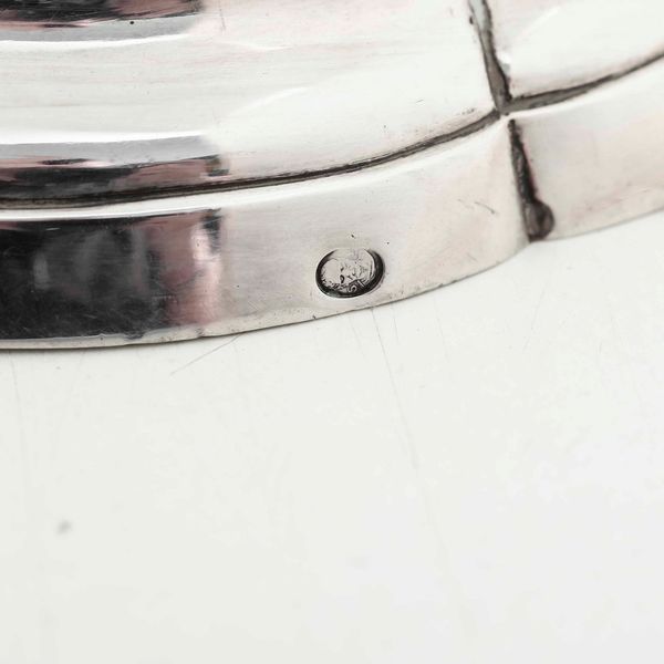 Coppia di candelieri. Argento fuso e sbalzato. Torino seconda met� del XVIII secolo, saggiatore Carlo Micha (1759-1787), argentiere Gabriel MArcello Giuliano (1760-1786)  - Asta Argenti da collezione | XX secolo - Associazione Nazionale - Case d'Asta italiane