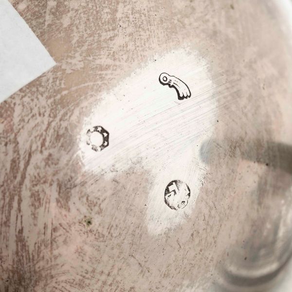 Zuccheriera in argento fuso, sagomato e cesellato. Venezia XIX secolo. Marchio dell�argentiere BZ inframezzato da chiave (non identificato)  - Asta Argenti da collezione | XX secolo - Associazione Nazionale - Case d'Asta italiane