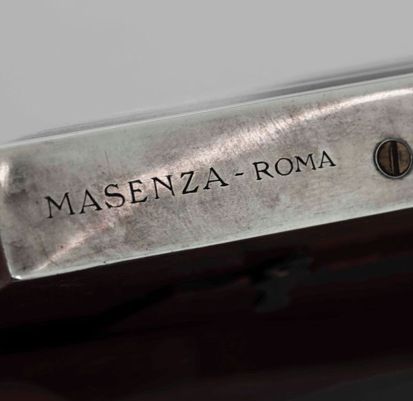 Portafoto contenente fotografia con dedica di Umbertodi Savoia. Argenteria italiana della prima met� del XX secolo  - Asta Argenti da collezione | XX secolo - Associazione Nazionale - Case d'Asta italiane