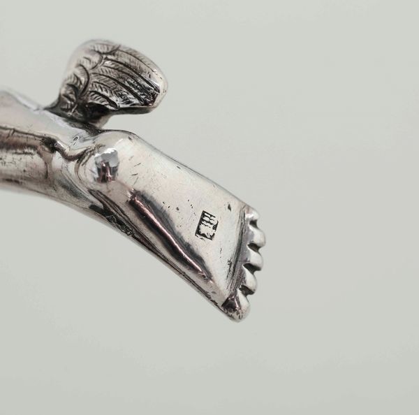 Lucerna. Argento fuso, sbalzato e cesellato. Marchi per la citt� di Napoli in uso dal 1832 al 1872 (probabilmente non pertinenti)  - Asta Argenti da collezione | XX secolo - Associazione Nazionale - Case d'Asta italiane