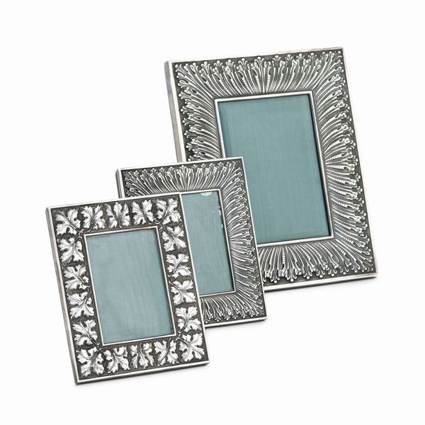 Tre cornici porta foto. Argento 925. Argenteria italiana del XX secolo. Argentiere Clementi Bologna per Maison Gian Maria Buccellati  - Asta Argenti da collezione | XX secolo - Associazione Nazionale - Case d'Asta italiane
