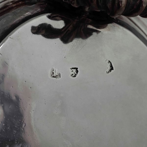 Tankard. Argento fuso, sbalzato e cesellato. Londra 1663. Marchio dellargentiere assente  - Asta Argenti da collezione | XX secolo - Associazione Nazionale - Case d'Asta italiane