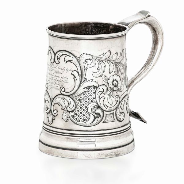 Mug. Argento fuso, sbalzato e cesellato. Marchi della citt� di Sheffield per l�anno 1801 e dell�argentiere Thomas Lamborn  - Asta Argenti da collezione | XX secolo - Associazione Nazionale - Case d'Asta italiane