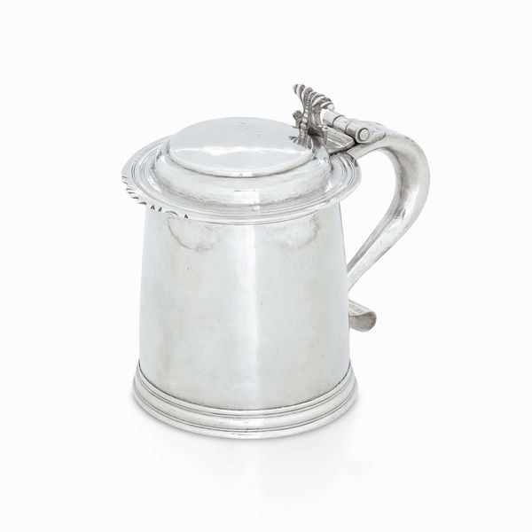 Tankard. Argento fuso e sbalzato. Londra 1692. Argentiere IY entro ovale (non identificato)  - Asta Argenti da collezione | XX secolo - Associazione Nazionale - Case d'Asta italiane