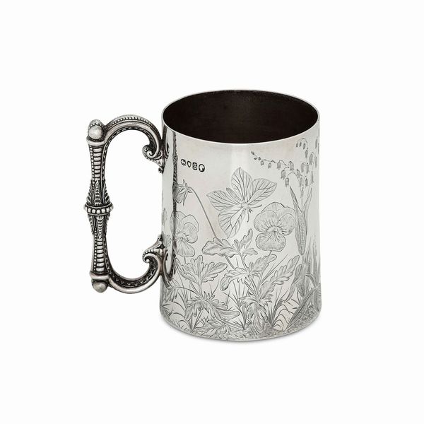 Mug. Argento fuso, sagomato e cesellato. Londra 1873. Argentiere Richards & Charles Brown - Edward Brown  - Asta Argenti da collezione | XX secolo - Associazione Nazionale - Case d'Asta italiane