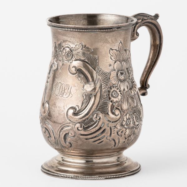 Mug. Argento fuso e sbalzato. Londra 1880, argentiere DHCH (?) non identificato  - Asta Argenti da collezione | XX secolo - Associazione Nazionale - Case d'Asta italiane