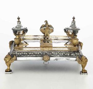 Importante calamaio neoclassico. Argento fuso, sbalzato, traforato, cesellato e dorato. Ducato di Parma e Piacenza XIX secolo. Argentiere Luigi Vernazzi (attribuito a)  - Asta Argenti da collezione | XX secolo - Associazione Nazionale - Case d'Asta italiane