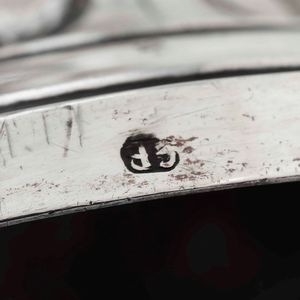 Coppia di candelieri. Argento fuso, sbalzato e cesellato. Siena XIX secolo. Marchio dell�argentiere GB in campo ovale della bottega Bonechi  - Asta Argenti da collezione | XX secolo - Associazione Nazionale - Case d'Asta italiane