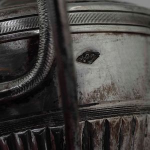 Stoppiniera. Argento fuso, sbalzato e cesellato. Firenze XIX secolo, argentiere Guadagni  - Asta Argenti da collezione | XX secolo - Associazione Nazionale - Case d'Asta italiane