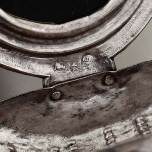 Acquasantiera in argento sbalzato e cesellato. Bologna seconda met� del XVIII secolo  - Asta Argenti da collezione | XX secolo - Associazione Nazionale - Case d'Asta italiane