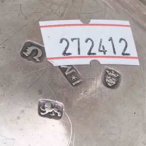 Tankard. Argento fuso e sbalzato. Marchio della citt� di Londra per l�anno 1768 e dell�argentiere IM inframezzato da stella (non identificato)  - Asta Argenti da collezione | XX secolo - Associazione Nazionale - Case d'Asta italiane