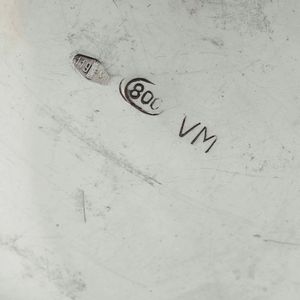 Servizio da t� e caff�. Argento fuso, sbalzato e legno sagomato. Argenteria artistica milanese del XX secolo. Marchio con fascio littorio in uso dal 1935 al 1945, argentiere Vittorio Muggia  - Asta Argenti da collezione | XX secolo - Associazione Nazionale - Case d'Asta italiane